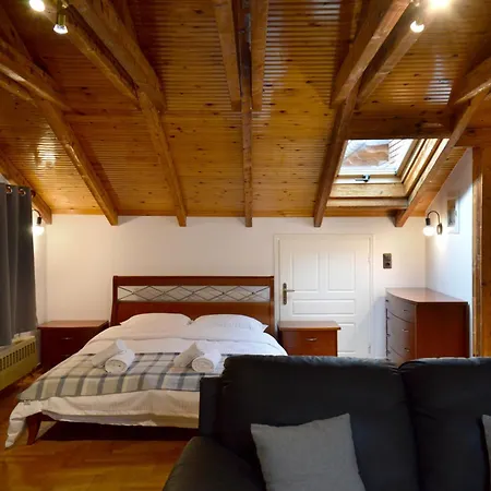 Apartament Wooden Attic