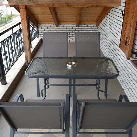 Apartament Wooden Attic *
